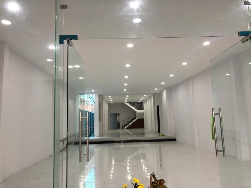 Bán nhà Mặt tiền Lê Quang Định - giao Phạm Văn Đồng, 8.5x43m, 4 Tấm, thuê 70tr, 56.9 tỷ - Ảnh 2