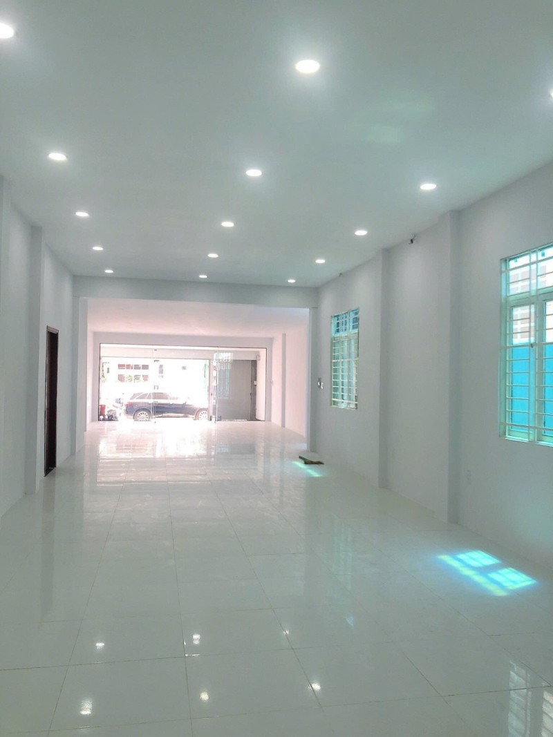 Bán nhà Mặt tiền Lê Quang Định - giao Phạm Văn Đồng, 8.5x43m, 4 Tấm, thuê 70tr, 56.9 tỷ - Ảnh 3