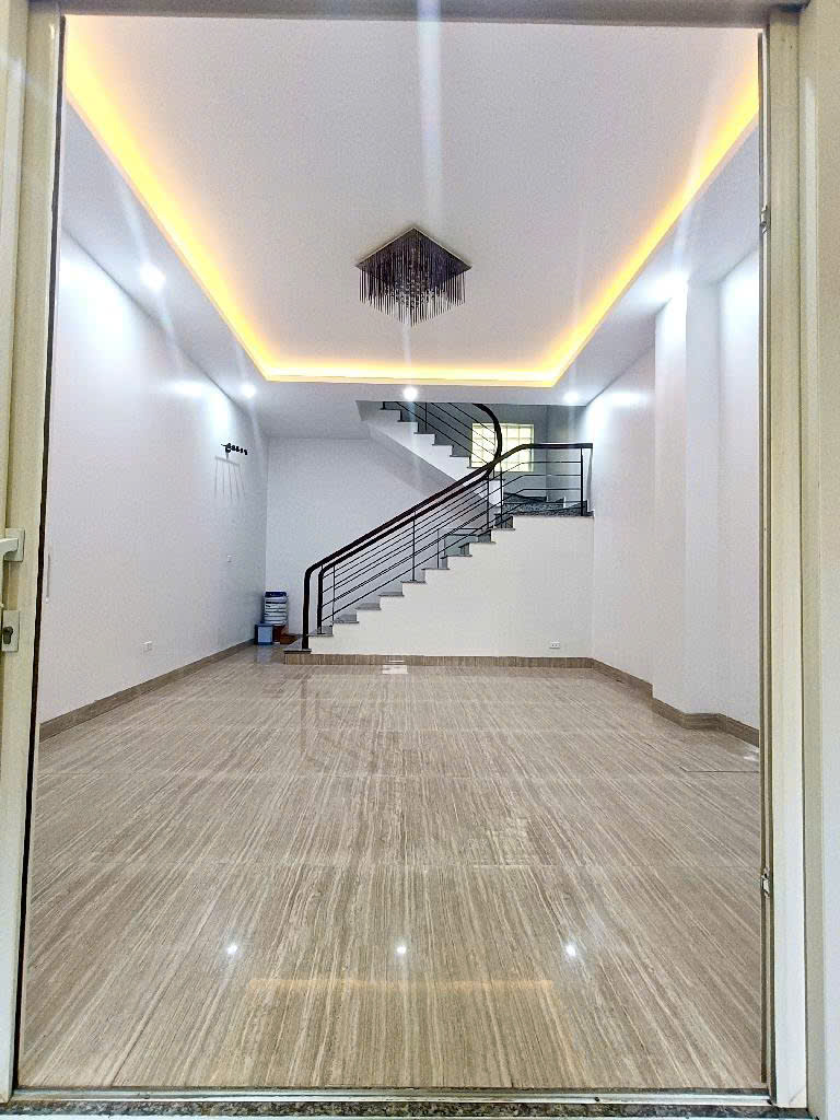 SIÊU PHẨM LẠC LONG QUÂN MỚI CỰC ĐẸP, 2 THOÁNG, DÂN XÂY Ô TÔ GẦN, BÃI XE NGAY NHÀ CHỈ 9.2 TỶ - Ảnh 1