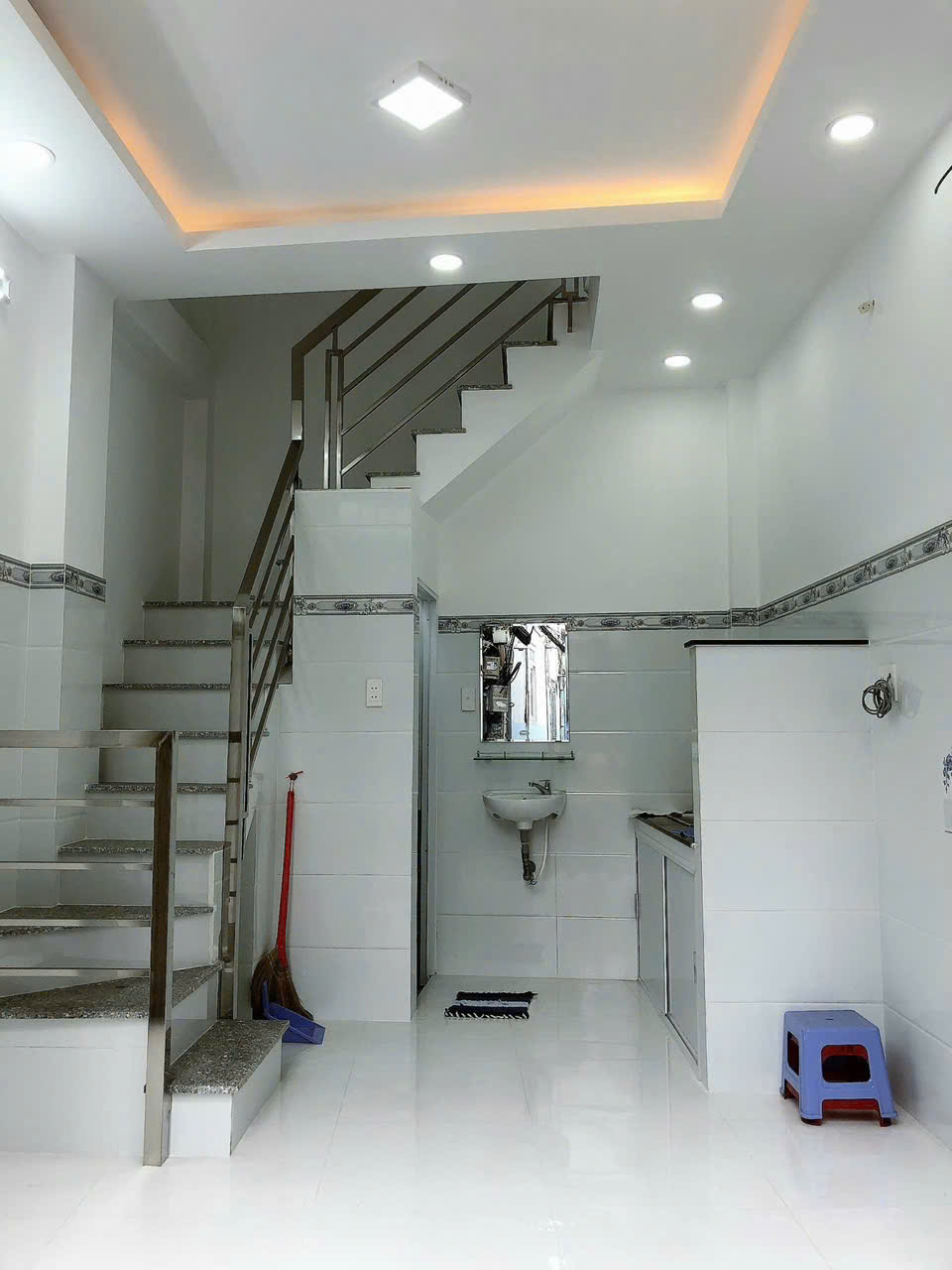 MẶT TIỀN KINH DOANH <br>TRUNG TÂM Q4 <br>HƠN 2 TỶ SỔ HỒNG - Ảnh chính
