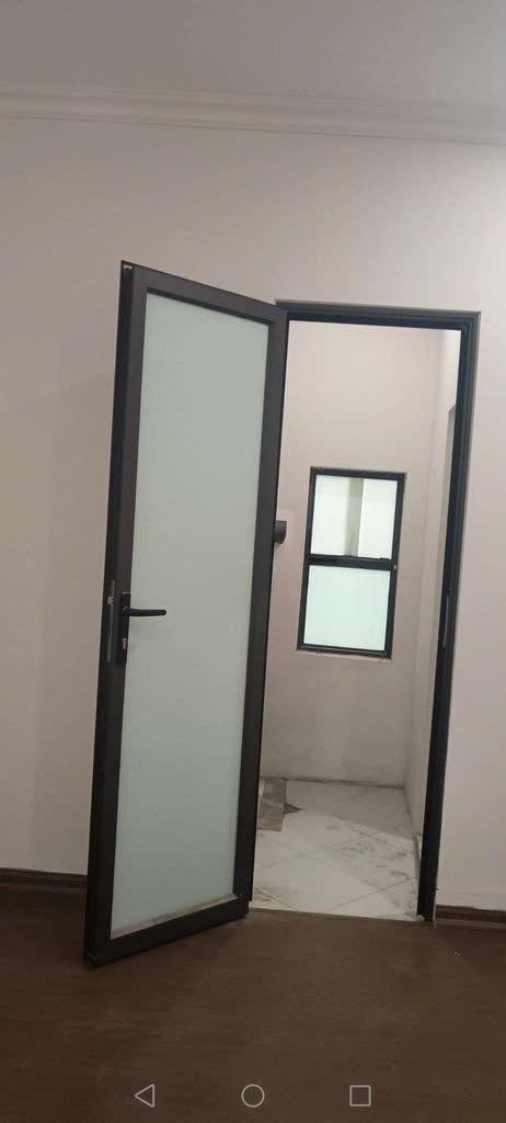 Cho thuê nhà ngõ 124 Vĩnh Hưng, 5 tầng x 20m2, 3 ngủ, 10.5tr - Ảnh 1