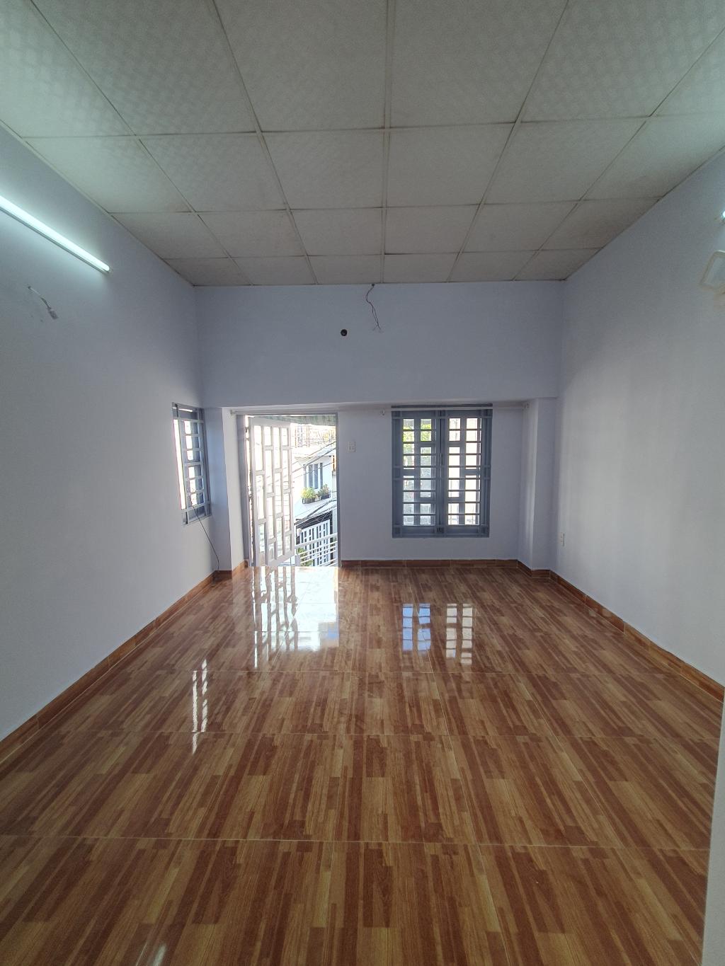 MẶT TIỀN Đường nhựa 6m, 3 Tầng (4m x 9m), giá chỉ 4.39 tỷ - Ảnh 2