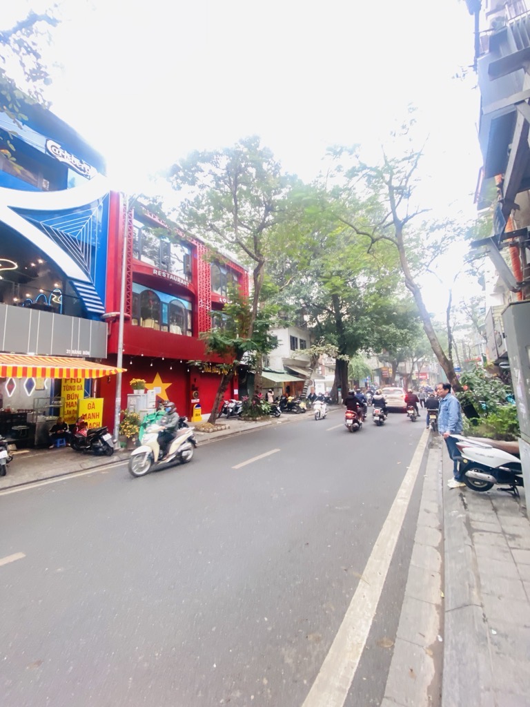 Bán nhà mặt phố Hàng Bún, Ba Đình 200m2, 3 tầng, mặt tiền 12m giá 150 tỷ có TL - Ảnh 3