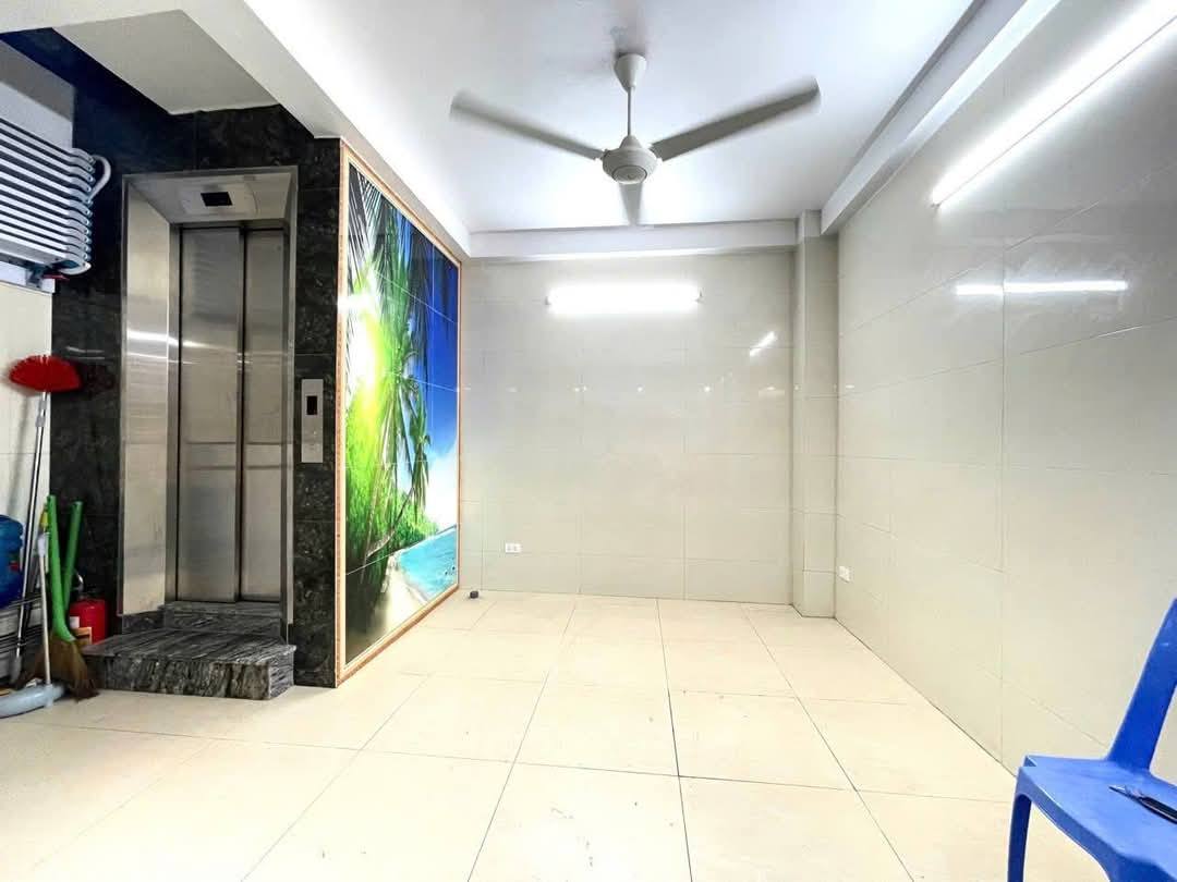 Bán nhà Lạc Long Quân, Cầu Giấy 19.8m2, 6T thang máy, mặt tiền 4.6m chỉ 5.9 tỷ - Ảnh chính