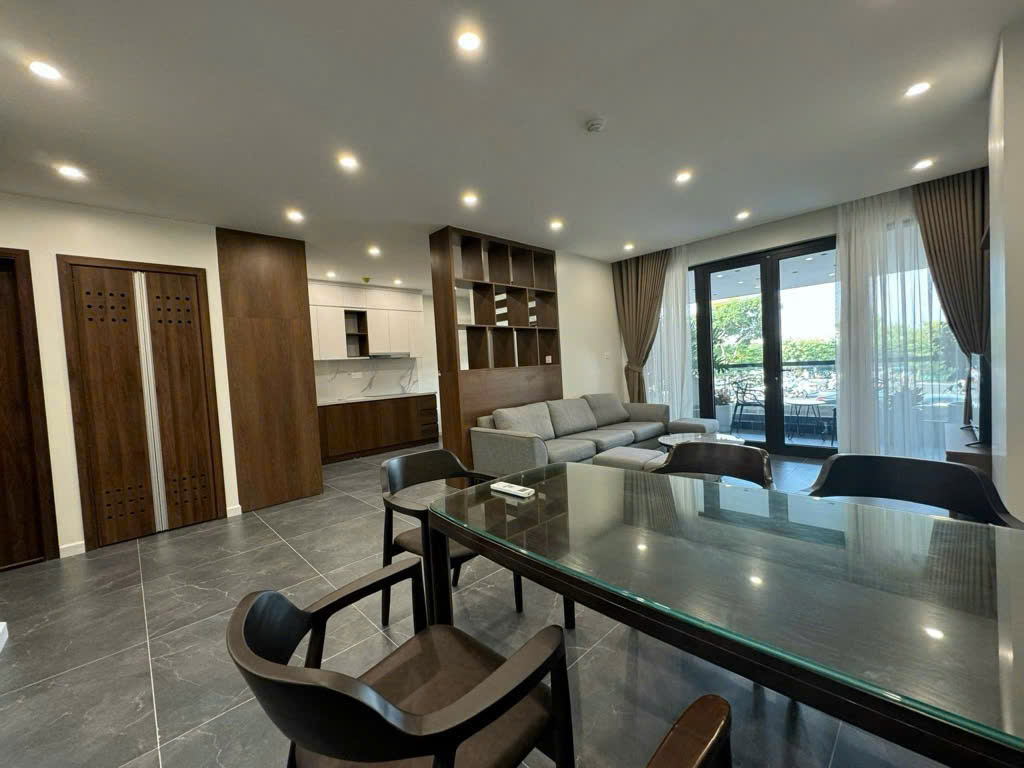 Bán nhà Linh Lang Phan Kế Bính, vị trí đắc địa, 140m, MT16m, chỉ 48 tỷ - Ảnh 1