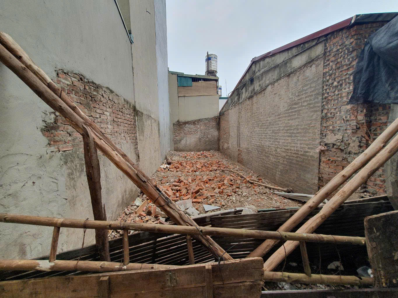 LÔ ĐẤT TẠI BA LA HÀ ĐÔNG NGÕ NÔNG GẦN Ô TÔ XÂY Ở QUÁ ĐẸP DT45M GIÁ HƠN 5 TỶ - Ảnh 2