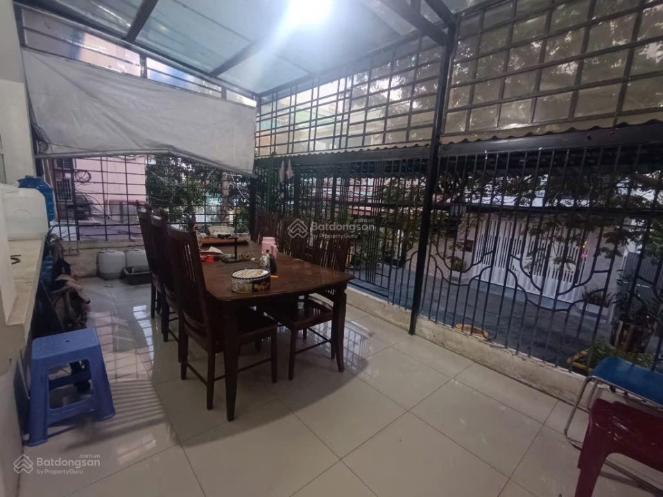 Bán nhà mặt tiền phố đúc 3 tầng, DT đất 108 m2 (5mx21m), KDC sầm uất, dân trí cao, đầy đủ tiện - Ảnh 3