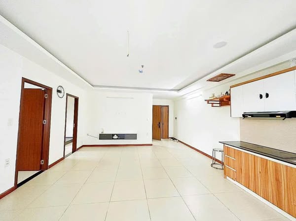 Bán chung cư Hoà Bình; SHR; diện tích 65.6m2; view siêu đẹp, 2pn 2wc - Ảnh chính