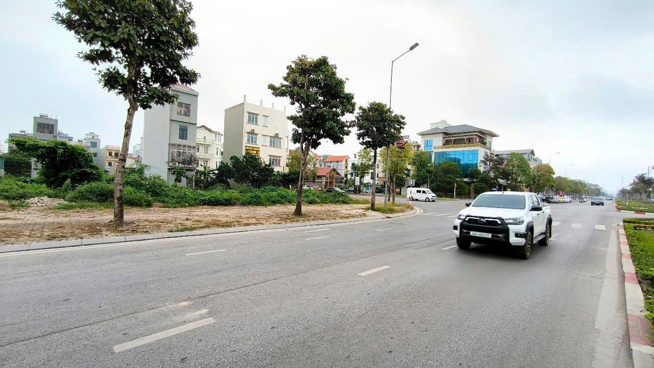 Bán đất TMDV mặt đường Trường Chinh, ph Tứ Minh, TP HD, 500m2, mt 20m, giá tốt - Ảnh chính