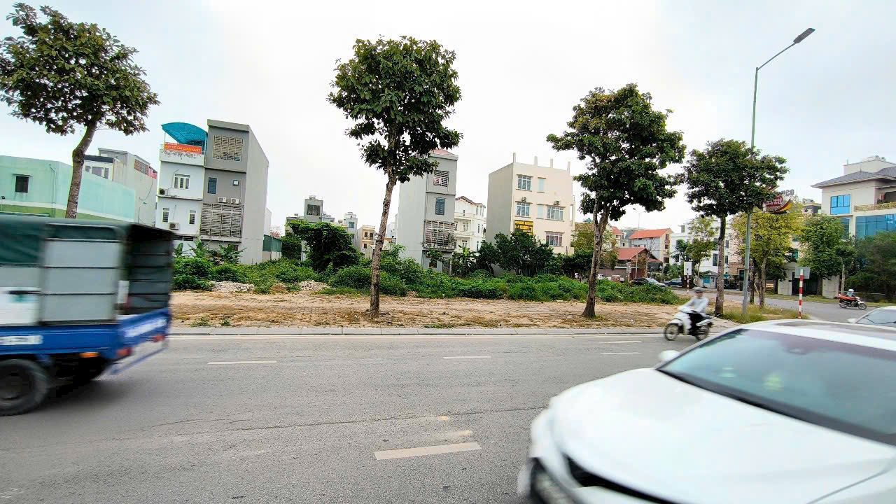 Bán đất TMDV mặt đường Trường Chinh, ph Tứ Minh, TP HD, 500m2, mt 20m, giá tốt - Ảnh 1