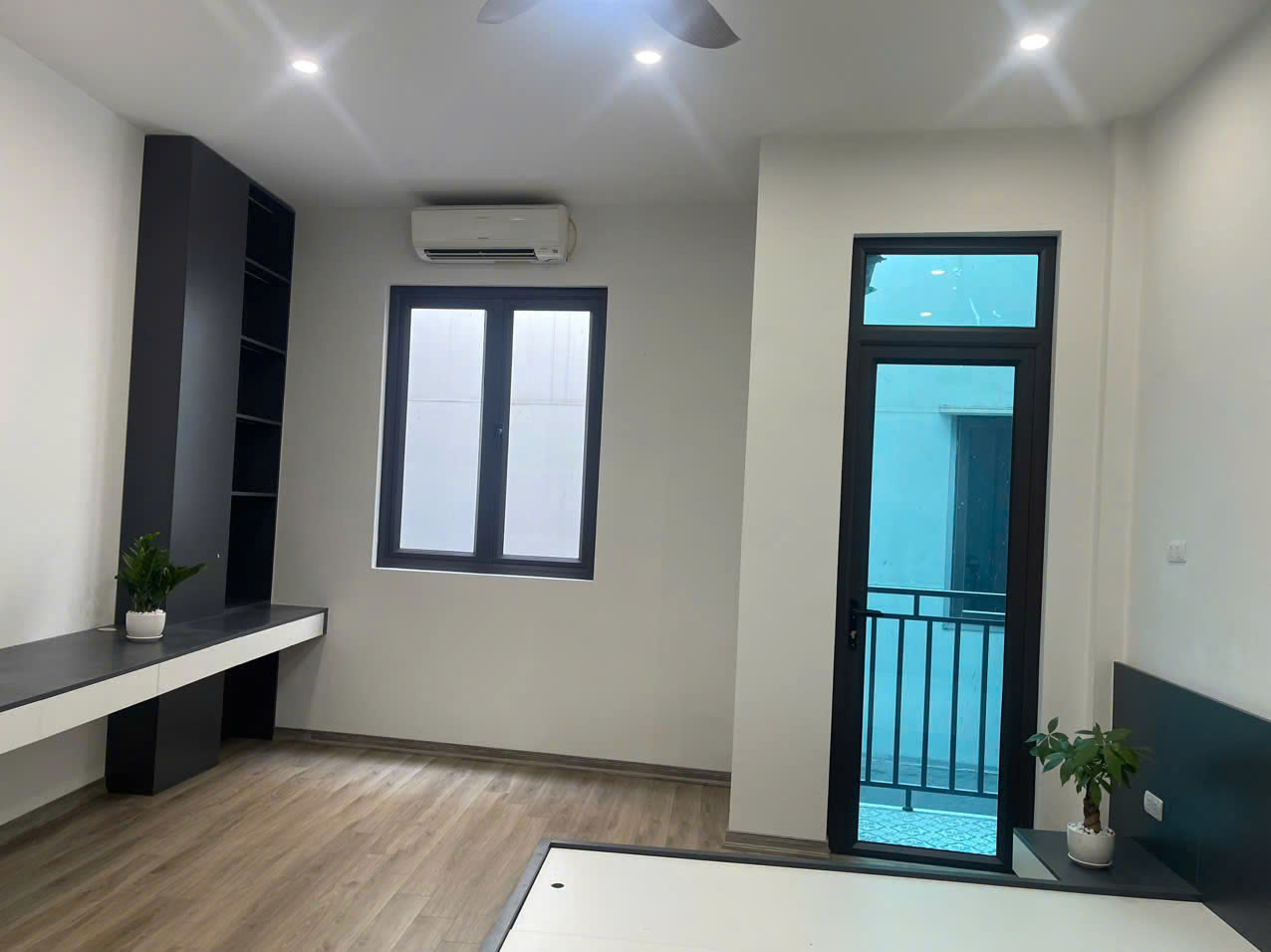 CHÍNH CHỦ CẦN BÁN TÒA CCMN MỚI ĐÉT - THANG MÁY HIỆN ĐẠI - 13 PHÒNG KHÉP KÍN FULL NỘI THẤT SANG XỊN - Ảnh chính