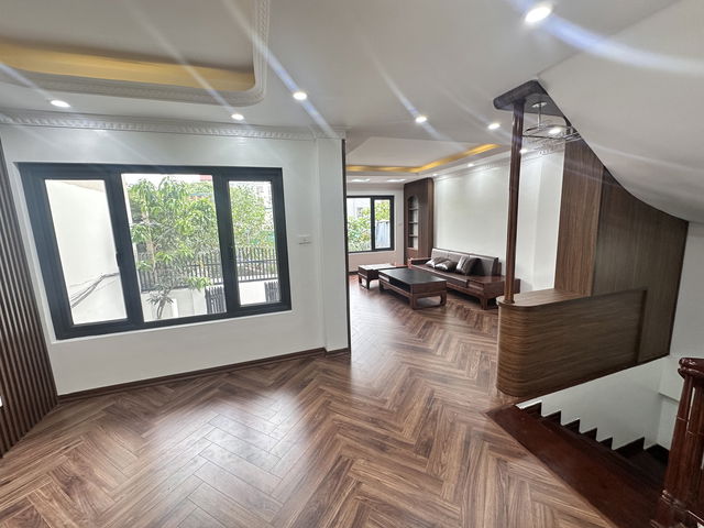 HIẾM - NHỈNH 11 TỶ CÓ NGAY MỚI - ÔTÔ ĐỖ CỔNG - 2 MẶT NGÕ - SÂN VƯỜN RỘNG THOÁNG - KHU KHƯƠNG ĐÌNH - - Ảnh chính