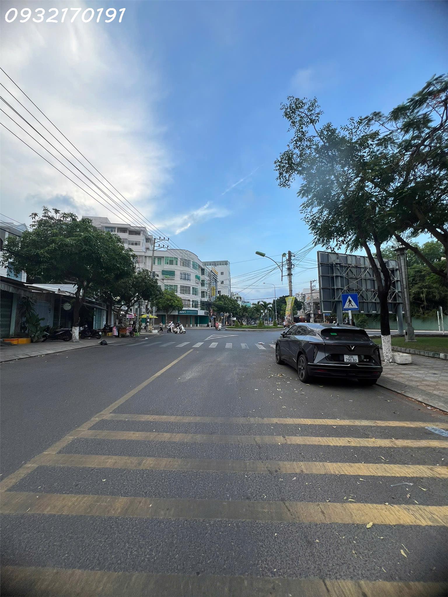 Nhà Cấp 4 Đáng để mua VÌ vị trí đẹp- giá QUÁ RẺ- Đồi diện Công viên ngay vòng xoay- có dòng tiền - Ảnh 2