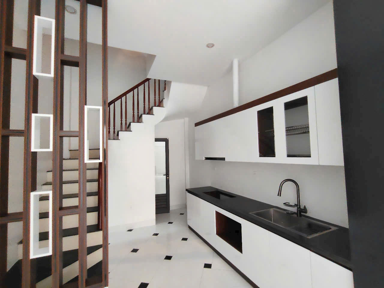 BÁN GẤP NHÀ XÂY MỚI 4.5 TẦNG – TRUNG TÂM QUANG TRUNG, HÀ ĐÔNG ,GIÁ ĐẦU TƯ - Ảnh 1