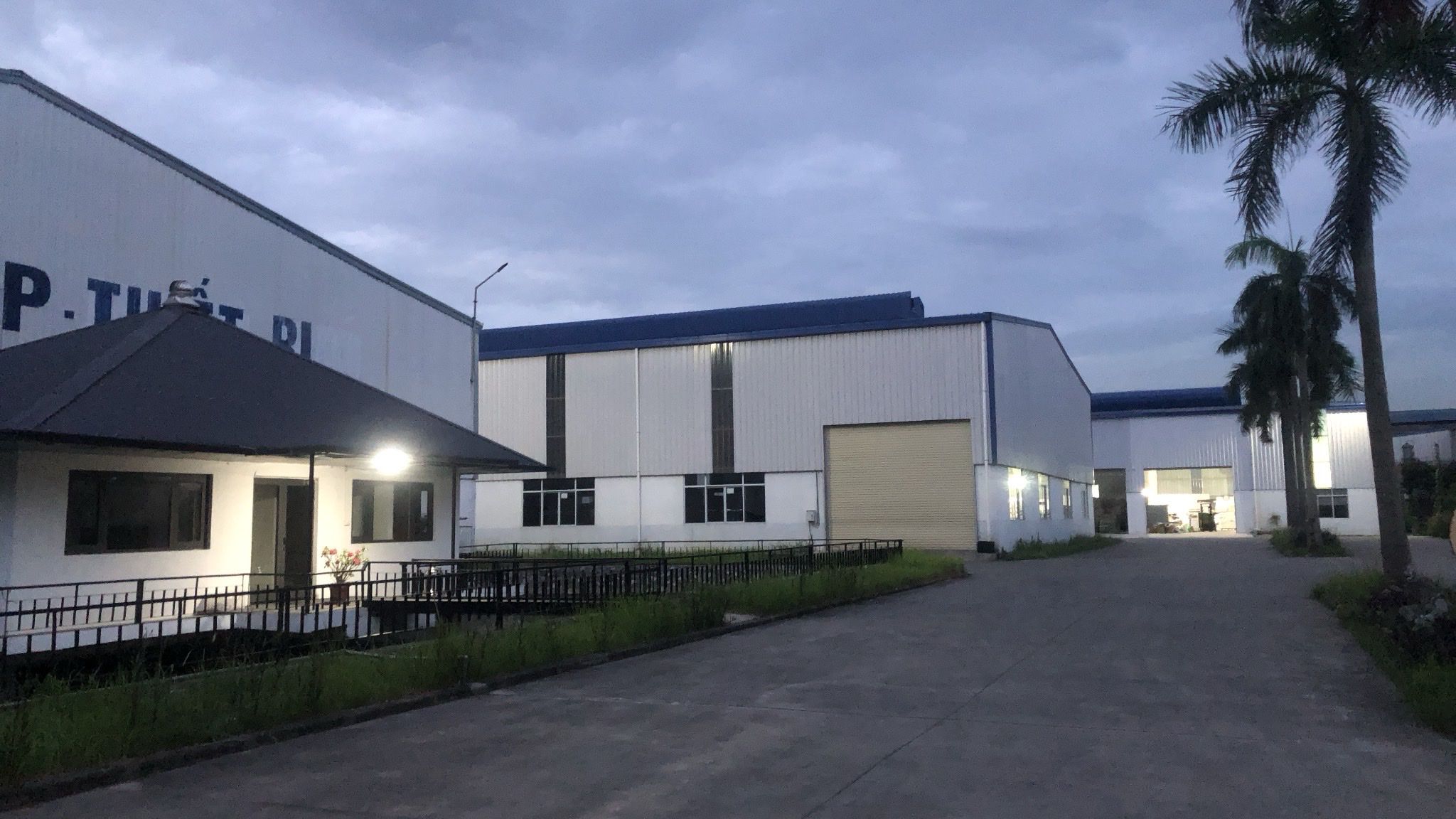 Kho, Xưởng cho thuê tại KCN Đồng Văn, Hà Nam. Dt 4800. Giá chỉ 55 nghìn/m2 - Ảnh chính