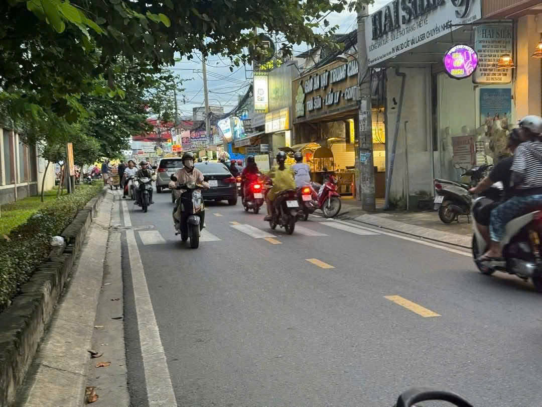 BĐS Dòng Tiền (7.4X28) - Mặt Tiền Nguyễn Hữu Cầu, Trung Chánh, Hóc Môn - Ảnh 1