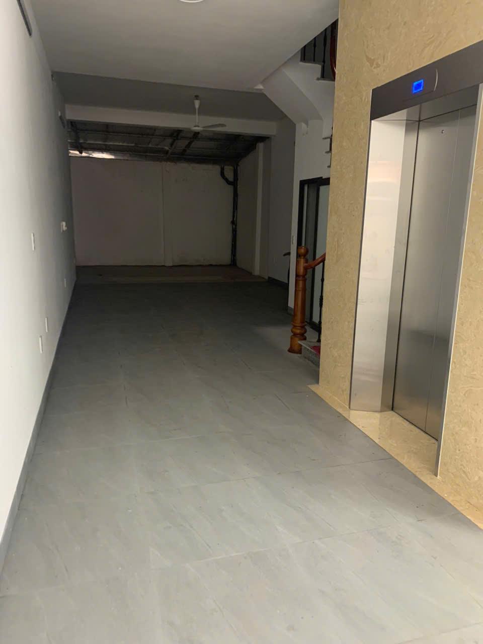 Cho thuê văn phòng, nhà kho ở Nguyễn Đức Cảnh ngõ oto tránh, oto vào nhà giá thuê chỉ có 25tr - Ảnh 1