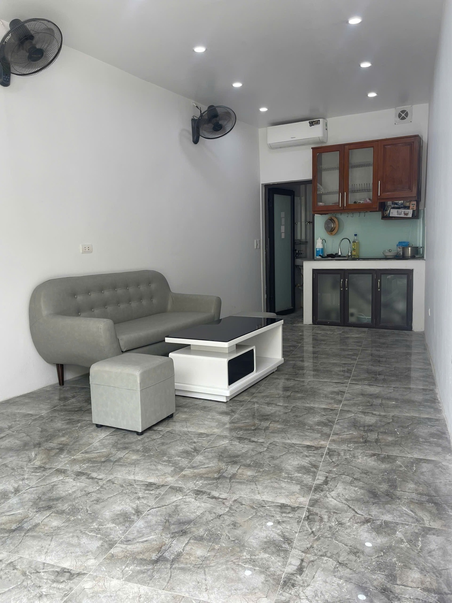 Cho thuê nhà đẹp, ngõ 1271 Giải Phóng, Hoàng Mai 30m x 3T giá 9.5tr, ô tô tránh, full đồ - Ảnh chính