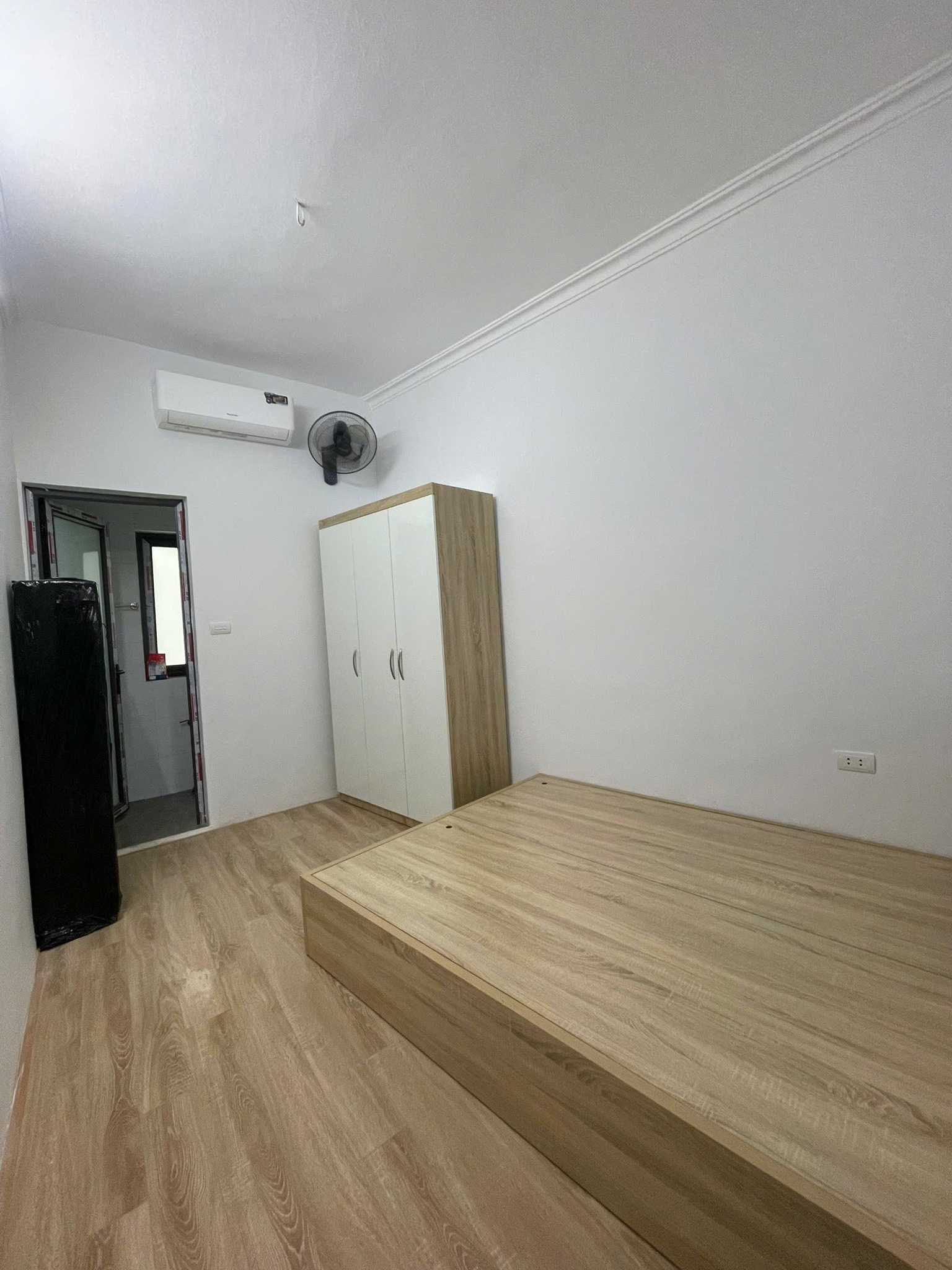 Cho thuê nhà đẹp, ngõ 1271 Giải Phóng, Hoàng Mai 30m x 3T giá 9.5tr, ô tô tránh, full đồ - Ảnh 2