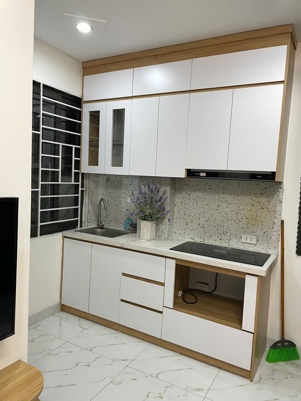 Chính chủ cho thuê ccmn Đống đa ban công thoáng đẹp - Ảnh chính