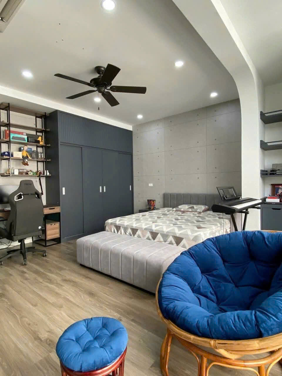 Bán nhà Nghi Tàm, Tây Hồ 100m2, 5T, mặt tiền 9m nhà cực chất nội thất tiền tỷ gần Hồ Tây - Ảnh 1