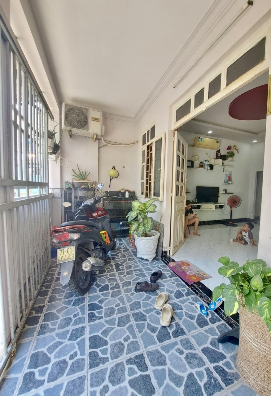 NHÀ ĐẸP GIÁ RẺ ĐÔNG HÒA – HẺM Ô TÔ – GẦN SIÊU THỊ GO DĨ AN - GIÁP THỦ ĐỨC – GẦN LÀNG ĐẠI HỌC - Ảnh 2