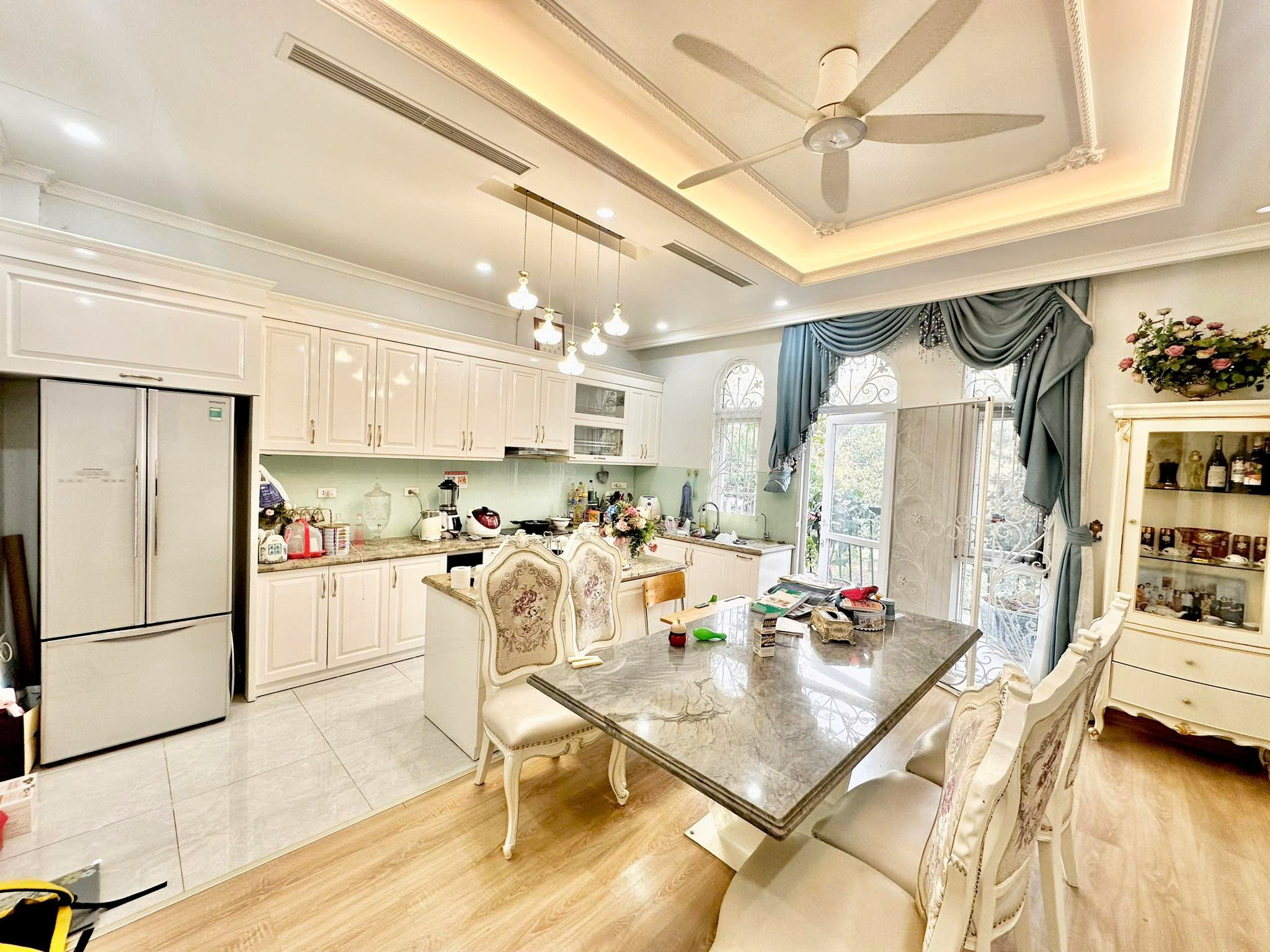 BÁN BIỆT THỰ VƯỜN ĐÀO - 281M² x 5 TẦNG - VIEW VƯỜN HOA - THANG MÁY - NỘI THẤT XỊN - GIÁ 129 TỶ - Ảnh 1
