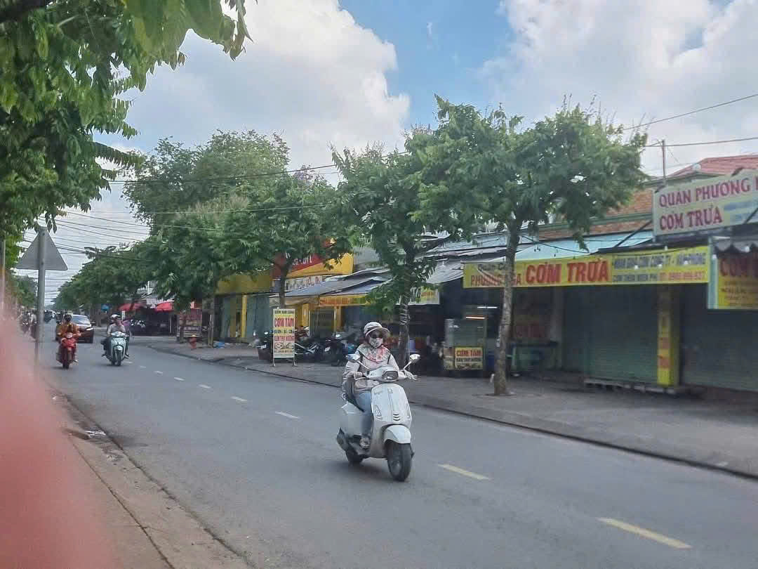 BÁN NHÀ (12x27) MẶT TIỀN SONG HÀNH, HÓC MÔN THU NHẬP ỔN ĐỊNH - Ảnh 2