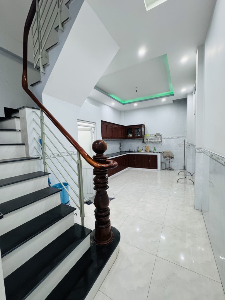 Bán nhà HXT 6m Chiến Lược, gần Tên Lửa, chợ Bình Trị Đông, 42m² - 2 tầng, chỉ hơn 4 tỷ - Ảnh 2