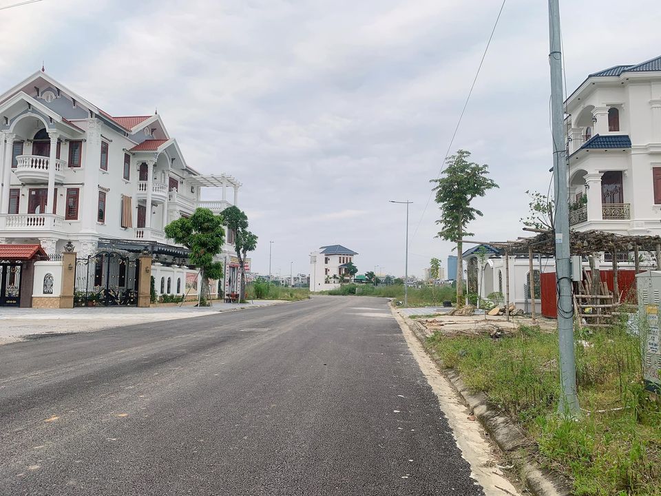 Bán lô đất LK10 KĐT Núi Long – Vị trí gần công viên, gần đường lớn, an cư lý tưởng - Ảnh chính