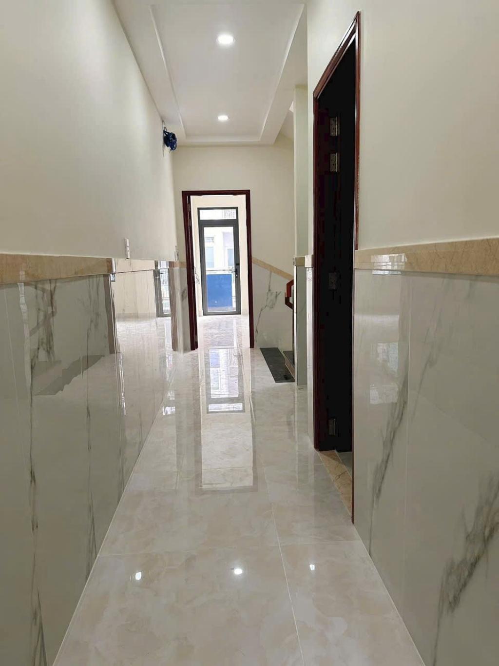 CHỈ 9.9 TỶ - NHÀ 3 TẦNG HẺM XE HƠI PHAN VĂN HỚN Q12 THU 16TR/THÁNG - Ảnh 3