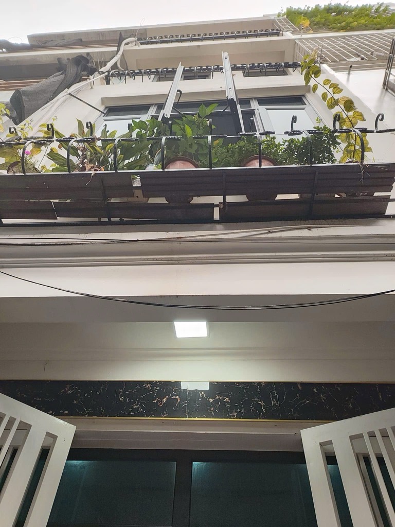 Vị trí: nhà phố Mễ Trì Hạ, ngõ rộng ba gác tránh xe máy, vài chục mét ra chợ, trường học Mễ Trì các - Ảnh chính