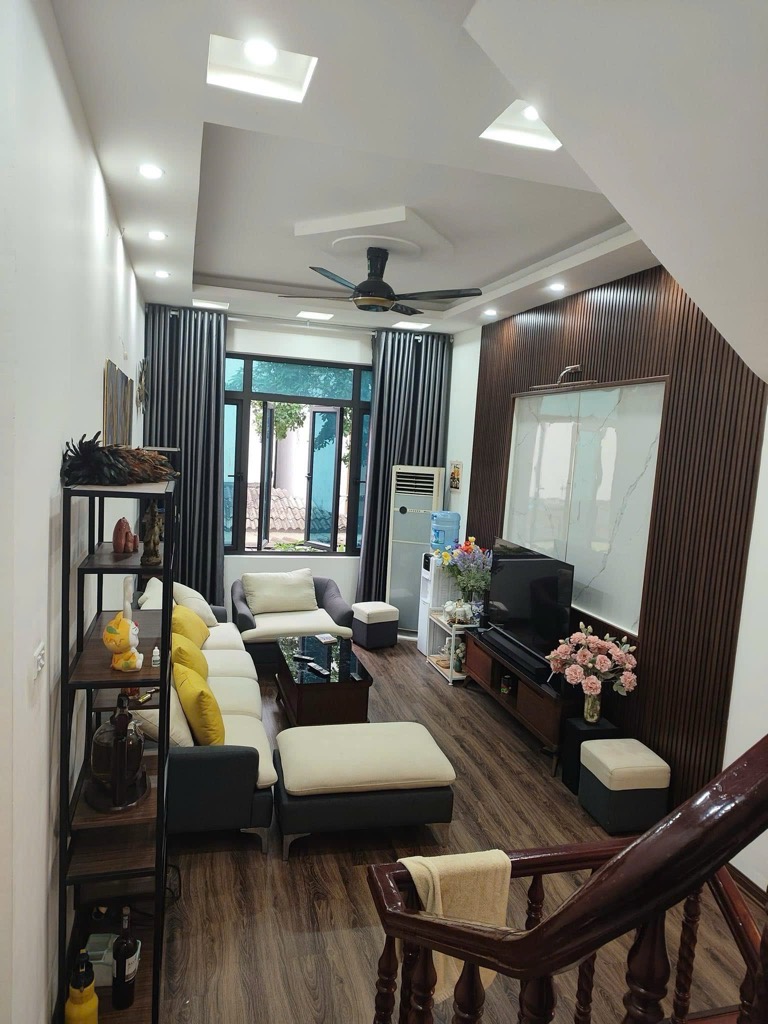 Vị trí: nhà phố Mễ Trì Hạ, ngõ rộng ba gác tránh xe máy, vài chục mét ra chợ, trường học Mễ Trì các - Ảnh 1