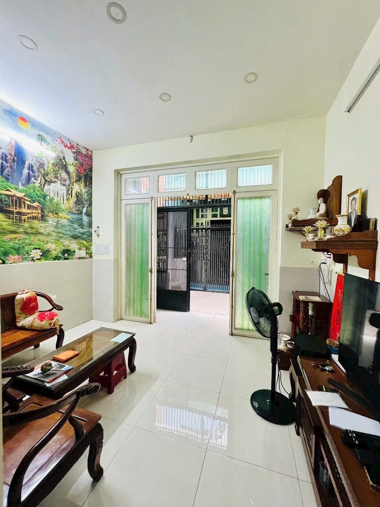 Bán nhà HXH Lê Thiệt, Hòa Thạnh, trung tâm Tân Phú, 36m² - 4.2x9 - 2 tầng, chỉ hơn 4 tỷ - Ảnh chính