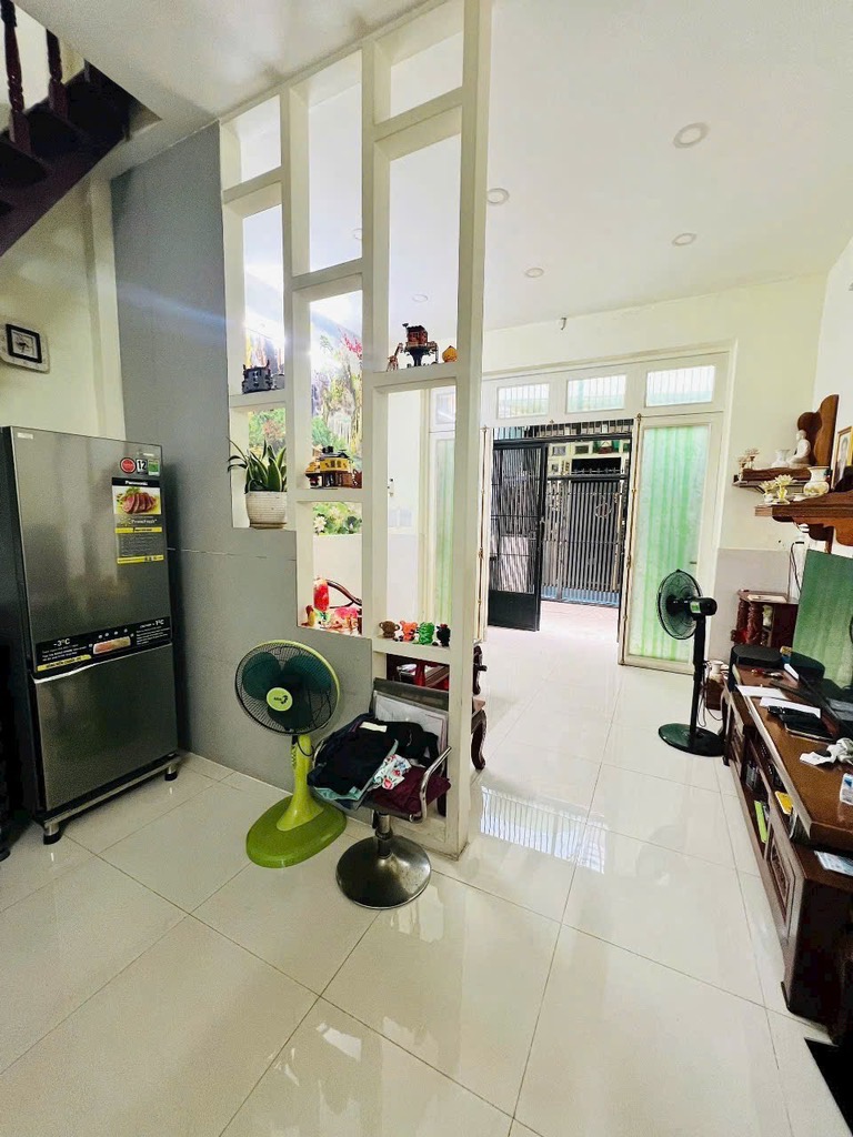 Bán nhà HXH Lê Thiệt, Hòa Thạnh, trung tâm Tân Phú, 36m² - 4.2x9 - 2 tầng, chỉ hơn 4 tỷ - Ảnh 1