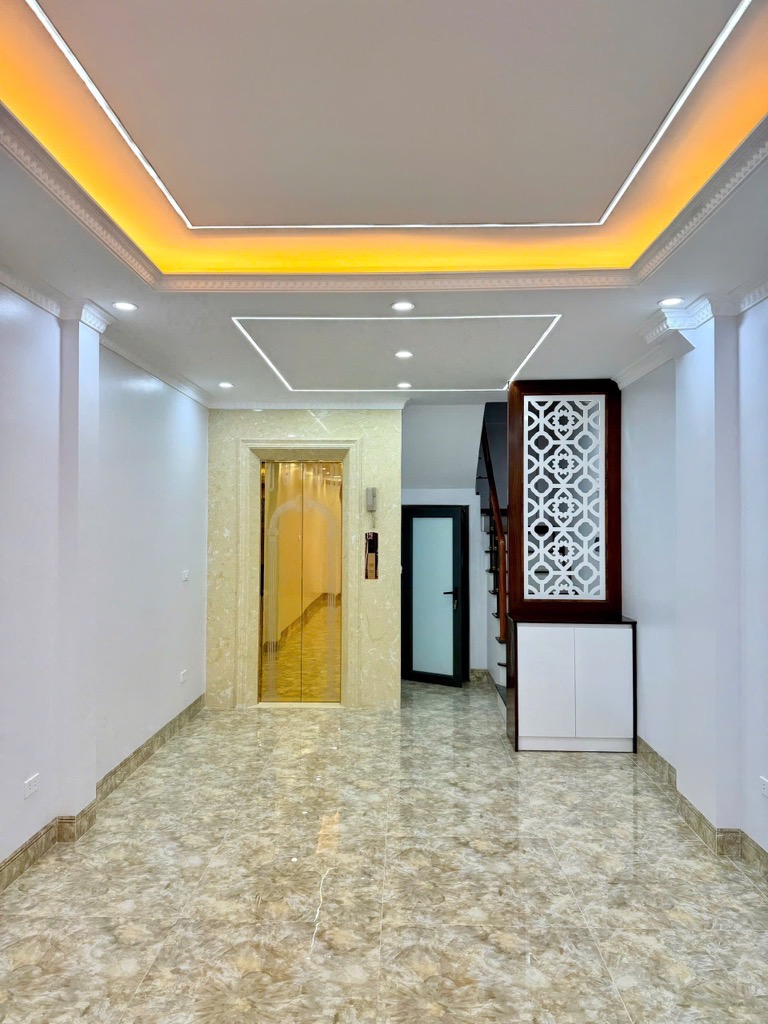 BIỆT THỰ MỚI XÂY - KINH DOANH - THANG MÁY - 6 TẦNG - TT CẦU GIẤY - 40M2 - HƠN 11 TỶ - Ảnh 1