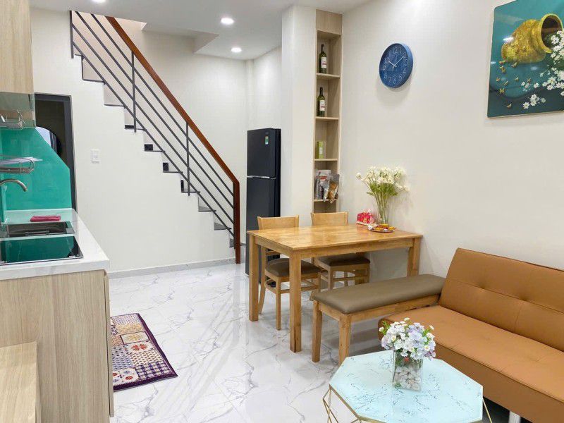 SÁT D2 NGUYỄN GIA TRÍ - ĐH NGOẠI THƯƠNG - NHÀ ĐẸP 2 TẦNG 2PN, FULL NỘI THẤT, CHỈ XÁCH VALI VÀO Ở - - Ảnh 1