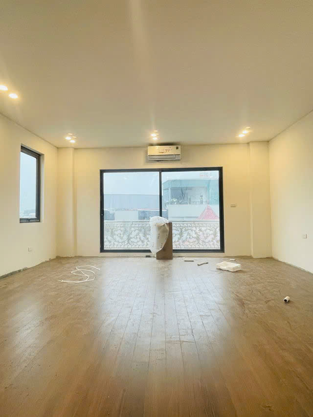 NHÀ MỚI PHÂN LÔ Ô TÔ ĐỖ CỬA Ngọc Trì  55m2 X 7 tầng, mặt tiền 5m,12.9 tỷ Long Biên. - Ảnh 2