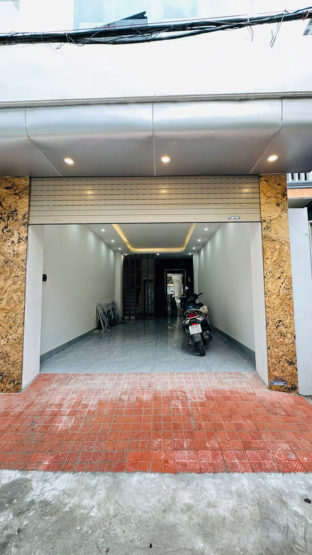 NHÀ MỚI Ô TÔ TÔ VÀO NHÀ Bát Khối 45m2,7 tầng, mặt tiền 3.7m, 11.8 tỷ Long Biên. - Ảnh chính