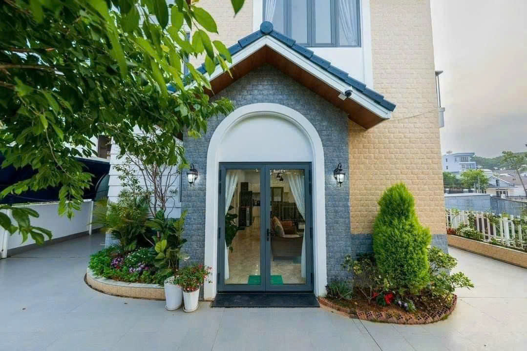 CHO THUÊ VILLA 6 PHÒNG NGỦ 200M2 NAM HỒ PHƯỜNG 11 ĐÀ LẠT 24TR/THÁNG - Ảnh chính