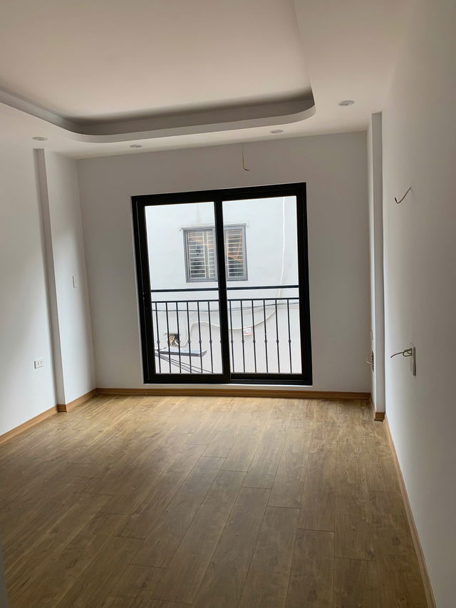 NHÀ ĐẸP - Ở NGAY - MỘT NHÀ RA Ô TÔ phố  Kẻ Tạnh 30 m2,X 5 tầng, mặt tiền  3.6m, 5.75 tỷ Long Biên. - Ảnh chính