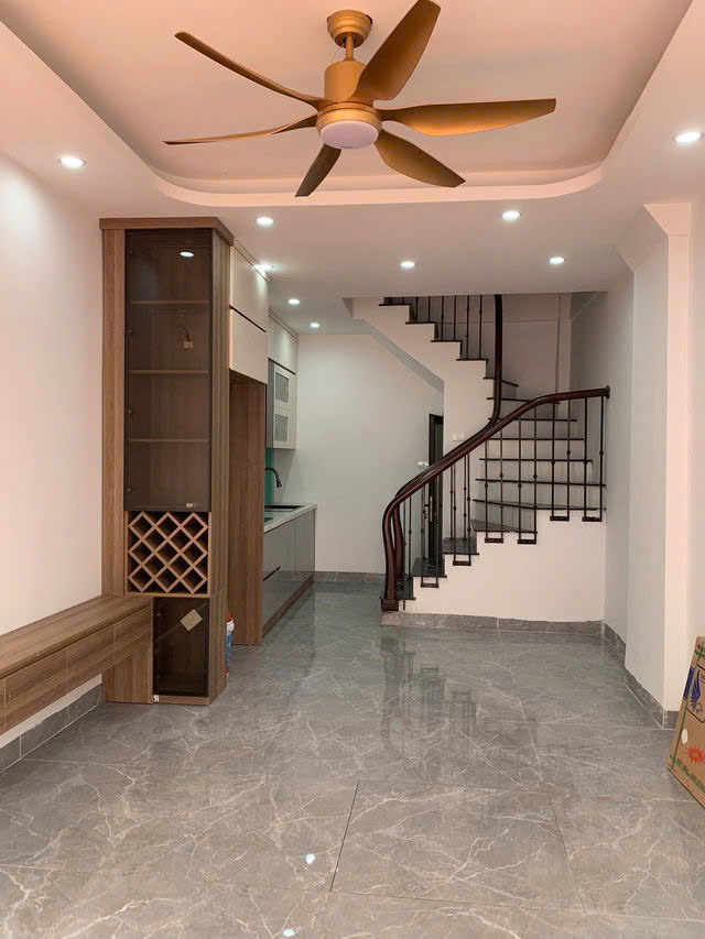 NHÀ ĐẸP - Ở NGAY - MỘT NHÀ RA Ô TÔ phố  Kẻ Tạnh 30 m2,X 5 tầng, mặt tiền  3.6m, 5.75 tỷ Long Biên. - Ảnh 4