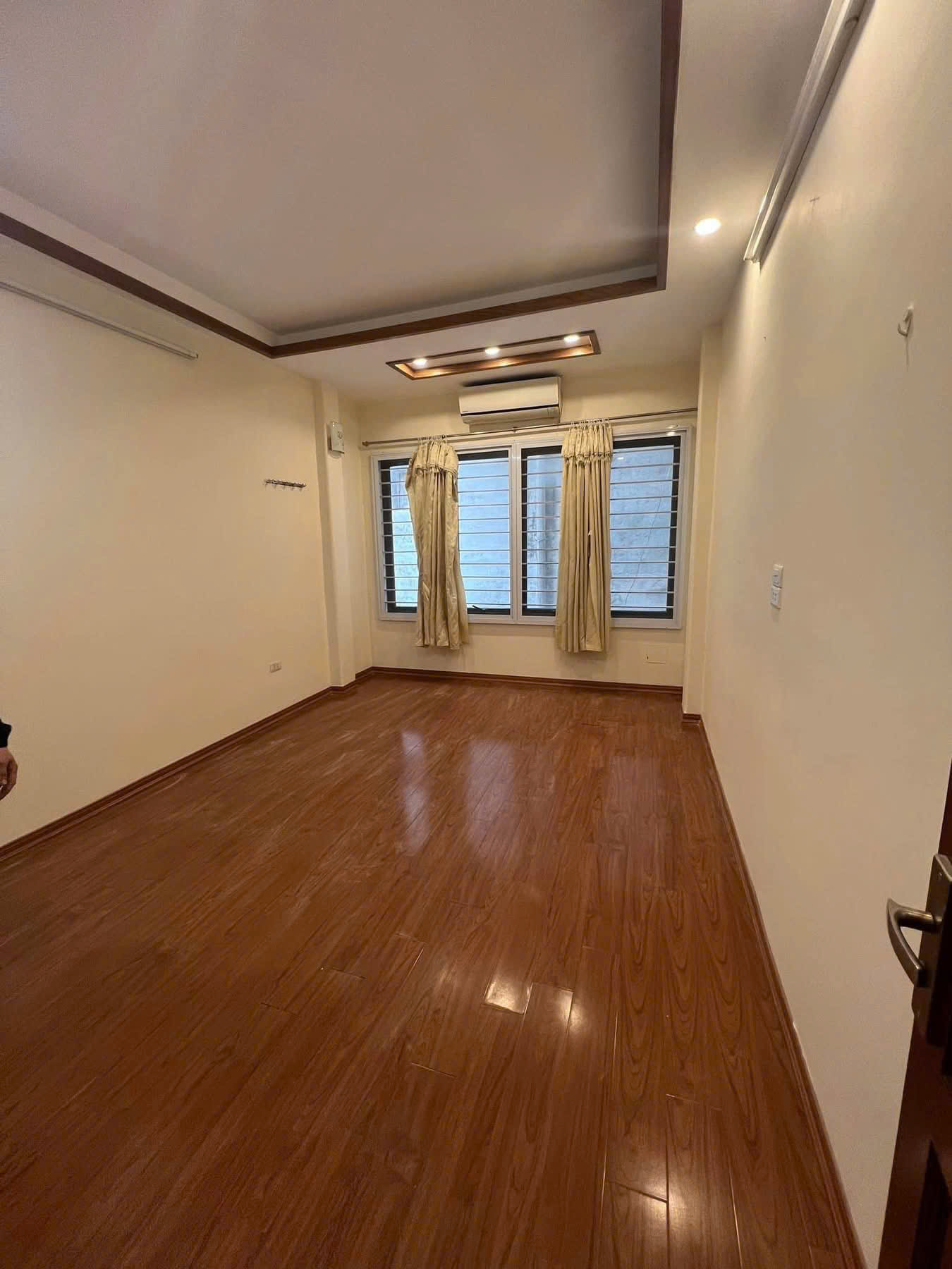 NGUYỄN VĂN TRỖI - 20M RA ÔTÔ DT 40m2 4 tầng mặt tiền 3.4m Giá 8 tỷ - Ảnh 1