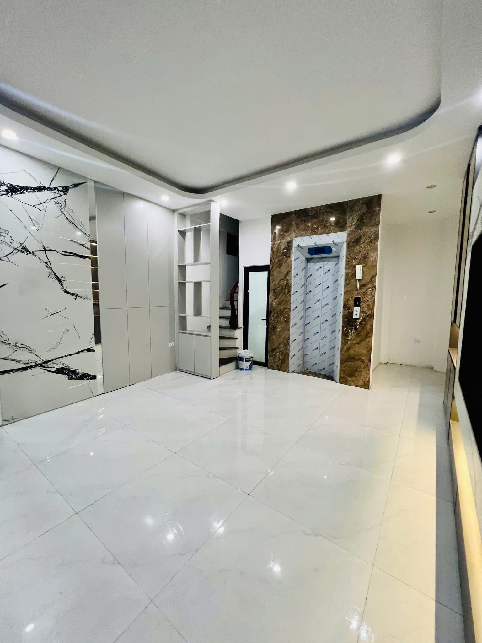 NHÀ ĐẸP SIÊU HIẾM PHỐ VĂN CHƯƠNG -ĐỐNG ĐA - 6T THANG MÁY - GẦN PHỐ - 3 BƯỚC RA HỒ - Ảnh 2