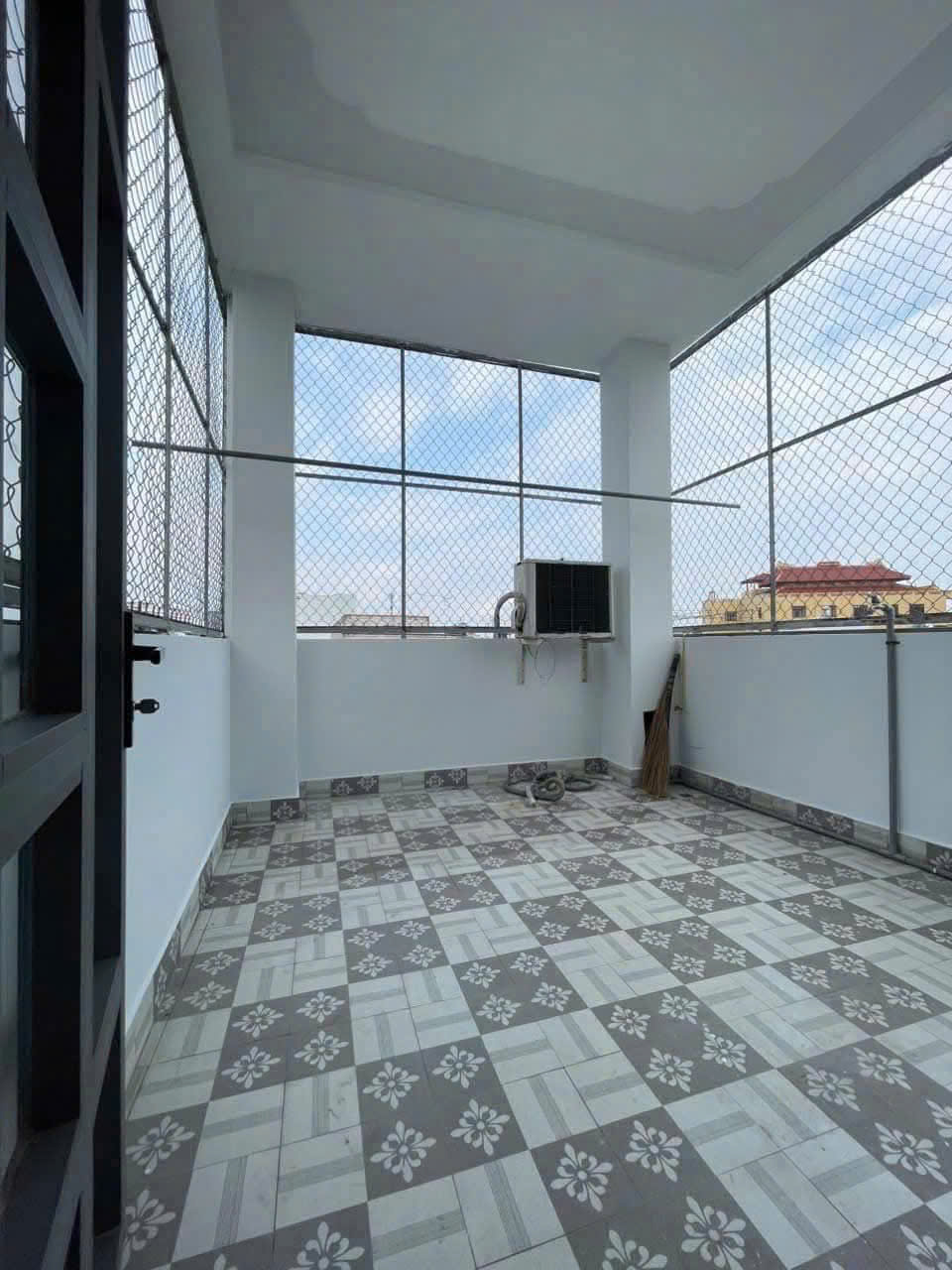 Nhà 10 triệu MT MẠC THIÊN TÍCH 3 phòng ngủ cách 30/4 chỉ 100m - Ảnh 4