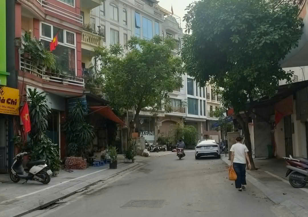 BÁN NHÀ PHÂN LÔ HOÀNG QUỐC VIỆT, LÔ GÓC 6T THOÁNG, VỈA HÈ, ÔTÔ TRÁNH, 43M2 HƠN 14 TỶ - Ảnh 3