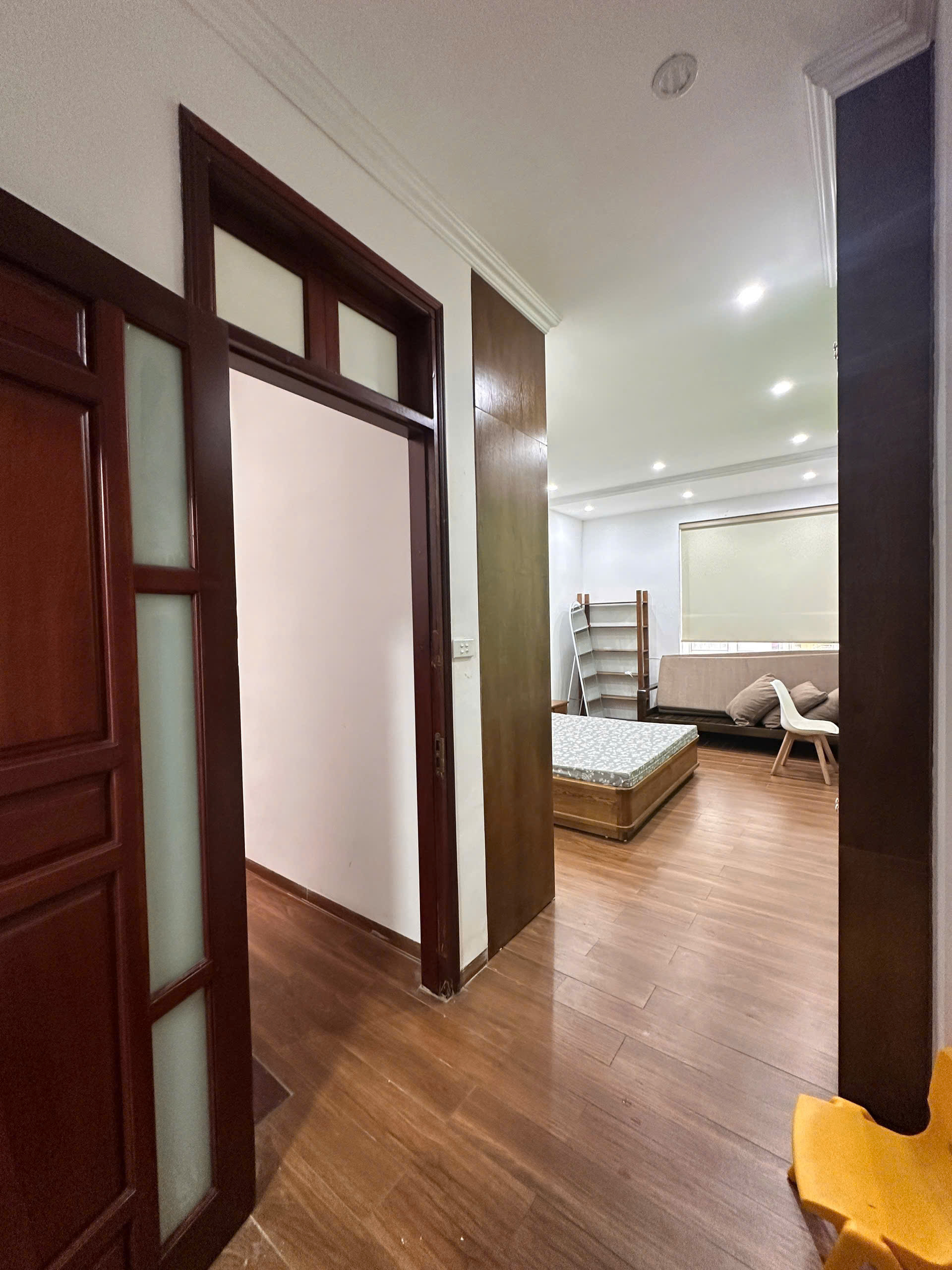 DUY NHẤT 1 CĂN NHÀ  MẶT PHỐ HUỲNH THÚC KHÁNG -  HÀ ĐÔNG Diện tích: 35m² x 4 tầng  Giá: 10.3 tỷ lh - Ảnh 1