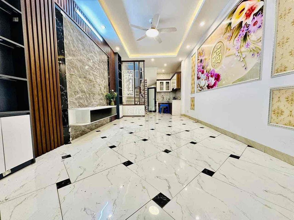 n nhà Tôn Thất Tùng ngõ thông 35m2 siêu đẹp giá 4,9 tỷ xây mới 5 tầng - Ảnh 1