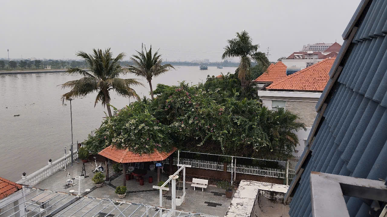 VILLA 5 sao view sông Vườn Lài APĐ ngang 12m 350m2 TẶNG hồ bơi chỉ 36 tỷ. - Ảnh 1