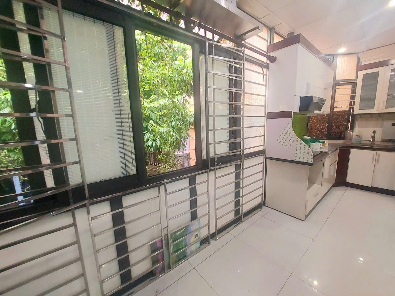 CHO THUÊ CĂN 2PN TẬP THỂ PHỐ QUÁN THÁNH - BA ĐÌNH - 70M2 - FULL NỘI THẤT, VÀO Ở NGAY - Ảnh 3